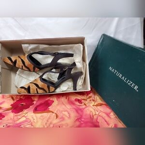 Size 6.5 Naturalizer Black and Tan Tiger-Print Slingback Heels
